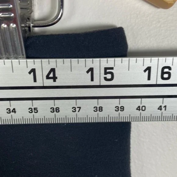 Lululemon Black Cropped High Rise Leggings Size 10 Anti Stink Stretch Yoga Pants - Picture 8 of 10